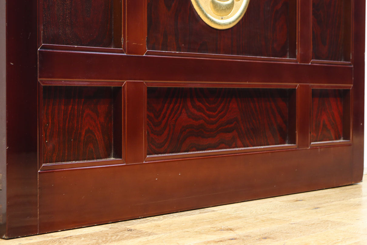 1238ミリ　上品な漆の色艶に装飾金具が輝きを放つ絢爛豪華富山蔵戸　G2540