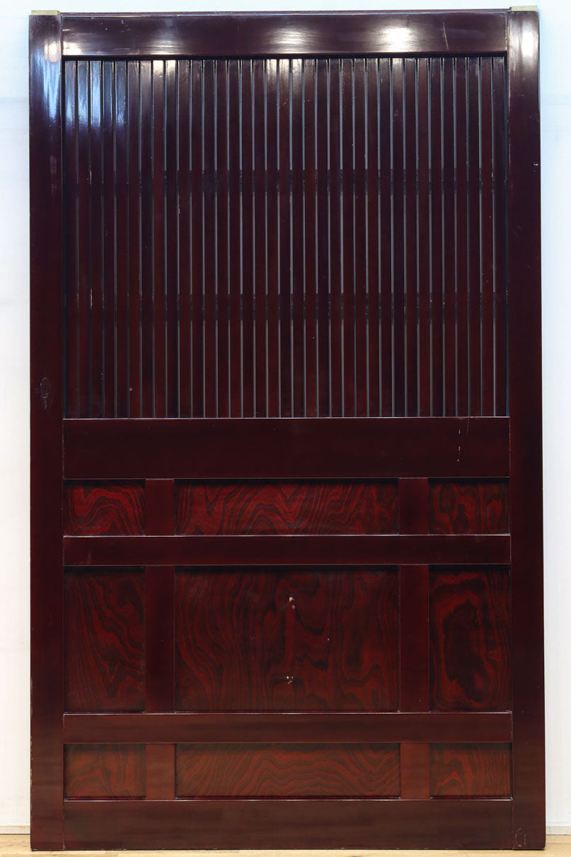 1238ミリ　上品な漆の色艶に装飾金具が輝きを放つ絢爛豪華富山蔵戸　G2540