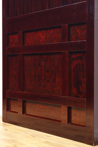 1238ミリ　上品な漆の色艶に装飾金具が輝きを放つ絢爛豪華富山蔵戸　G2540