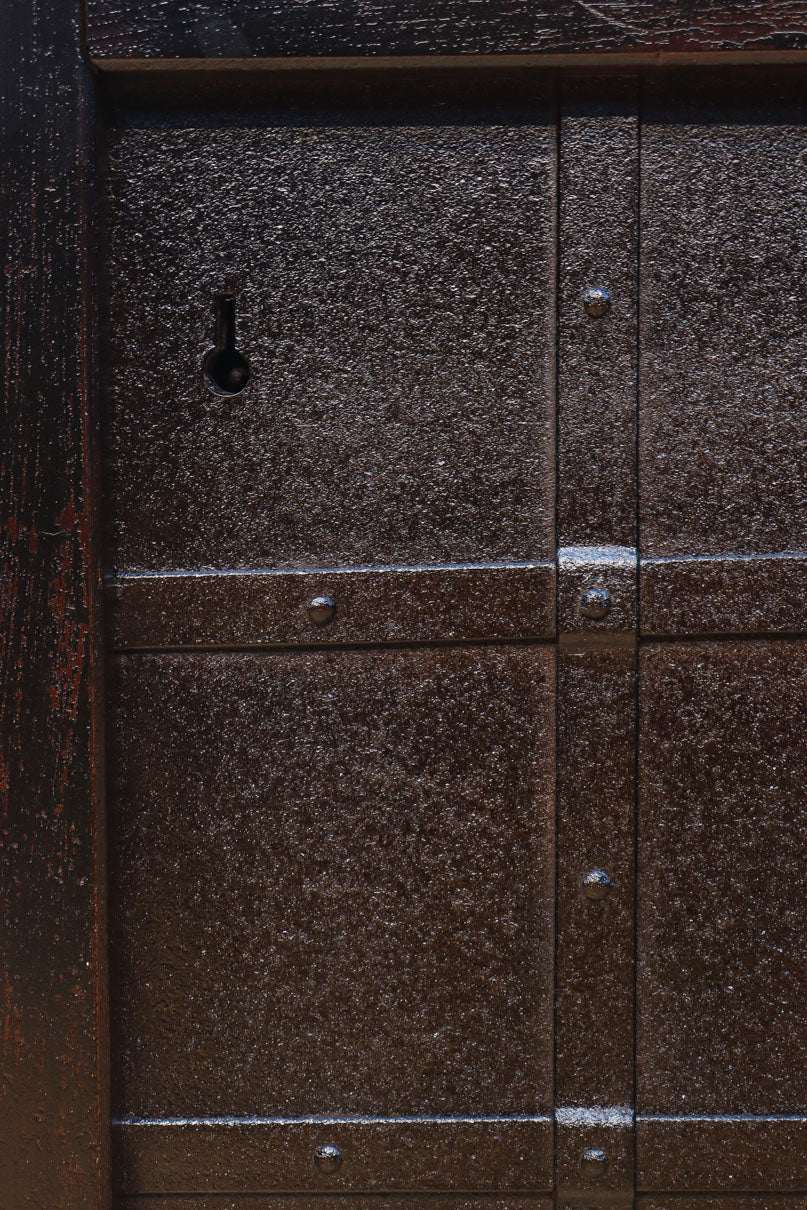 幅1178ミリ高さ2015ミリ！！　鉄金具を多用した重厚感溢れる総欅富山蔵戸　G2541