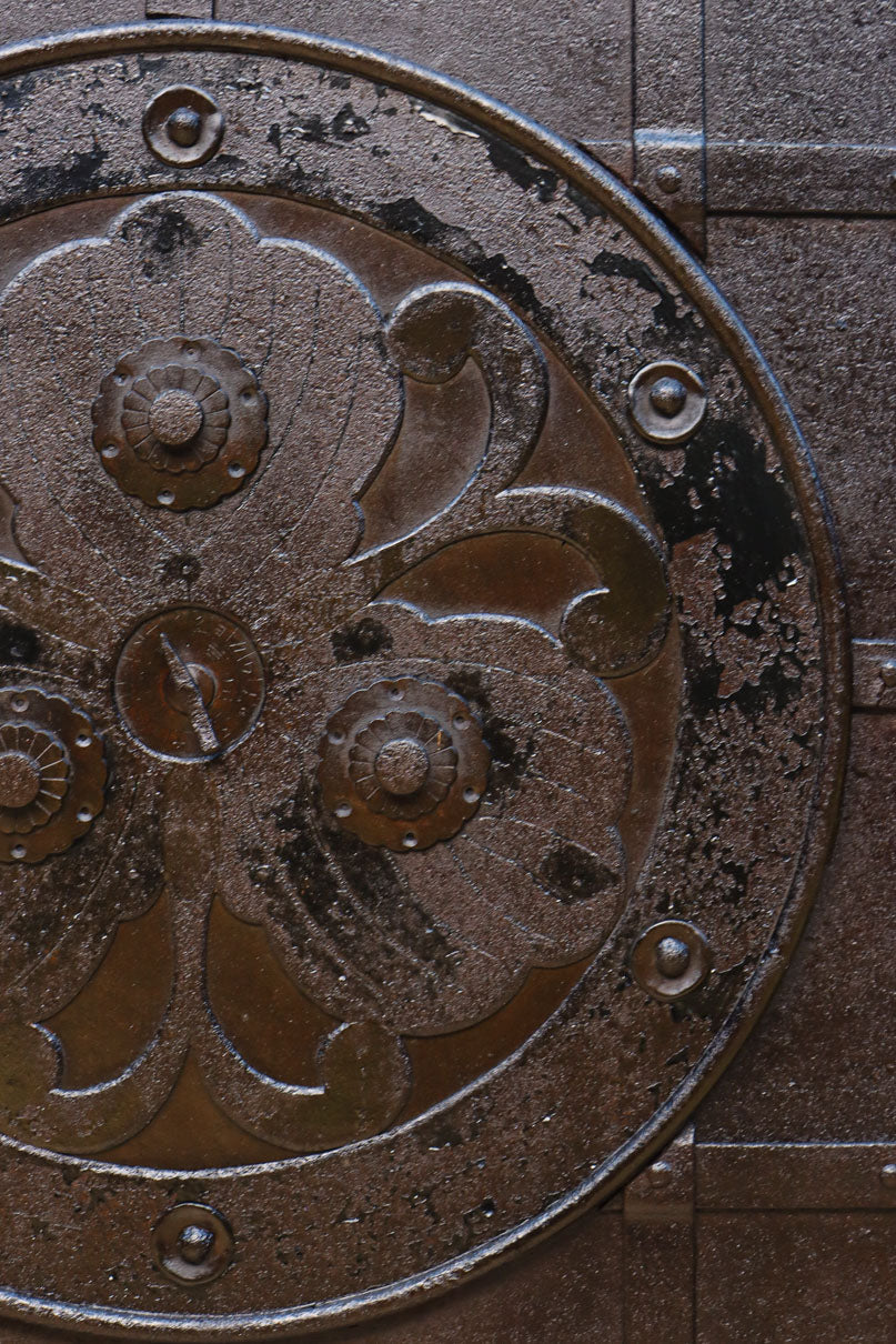 幅1178ミリ高さ2015ミリ！！　鉄金具を多用した重厚感溢れる総欅富山蔵戸　G2541