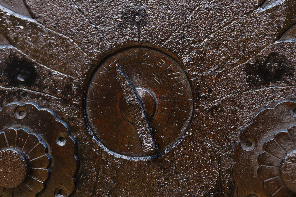 幅1178ミリ高さ2015ミリ！！　鉄金具を多用した重厚感溢れる総欅富山蔵戸　G2541