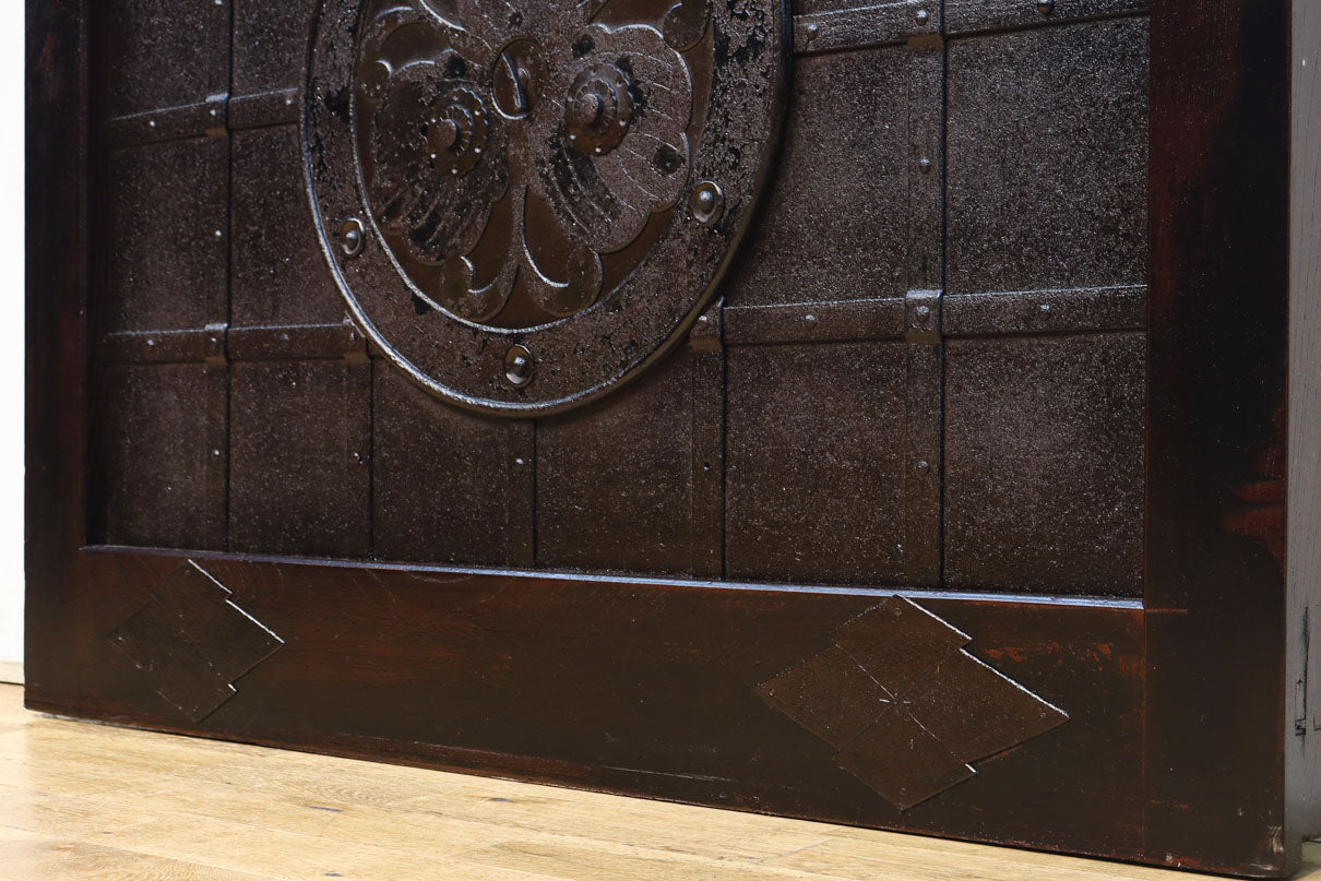 幅1178ミリ高さ2015ミリ！！　鉄金具を多用した重厚感溢れる総欅富山蔵戸　G2541