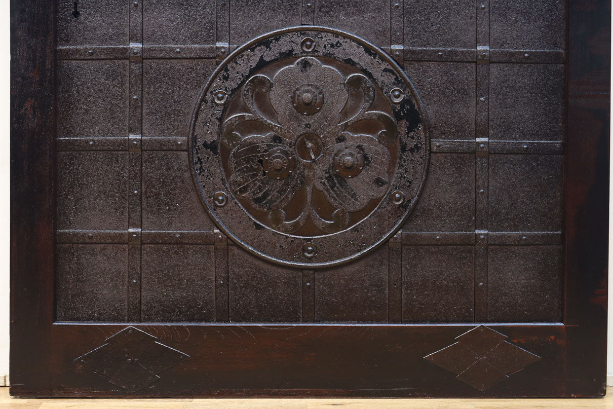 幅1178ミリ高さ2015ミリ！！　鉄金具を多用した重厚感溢れる総欅富山蔵戸　G2541