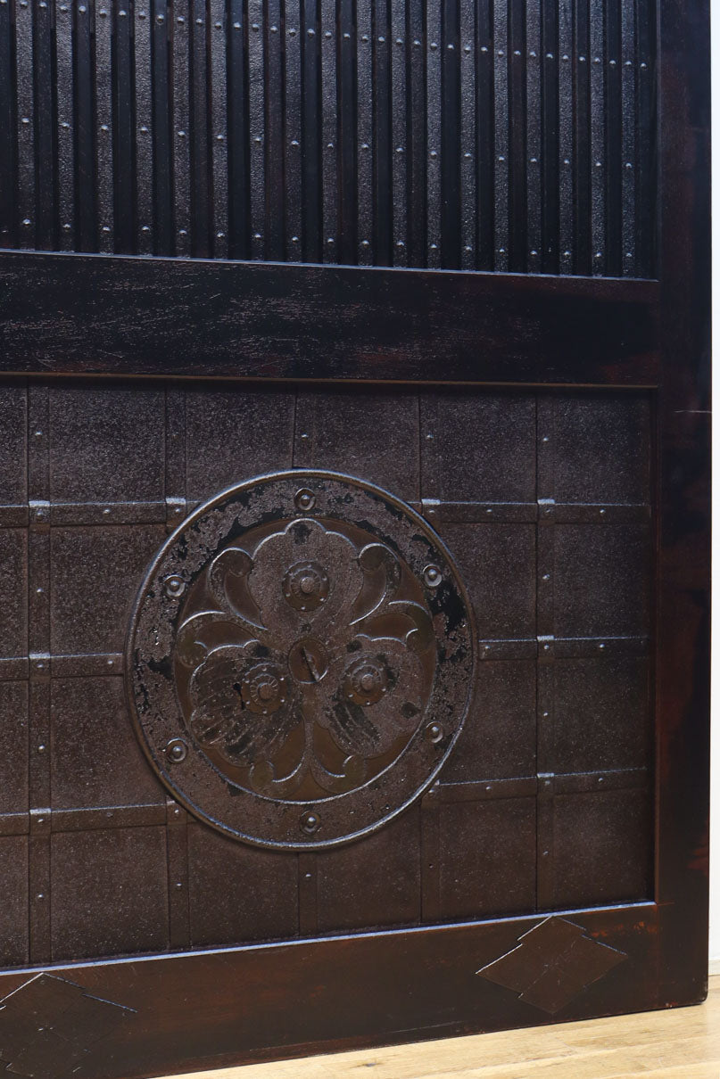 幅1178ミリ高さ2015ミリ！！　鉄金具を多用した重厚感溢れる総欅富山蔵戸　G2541