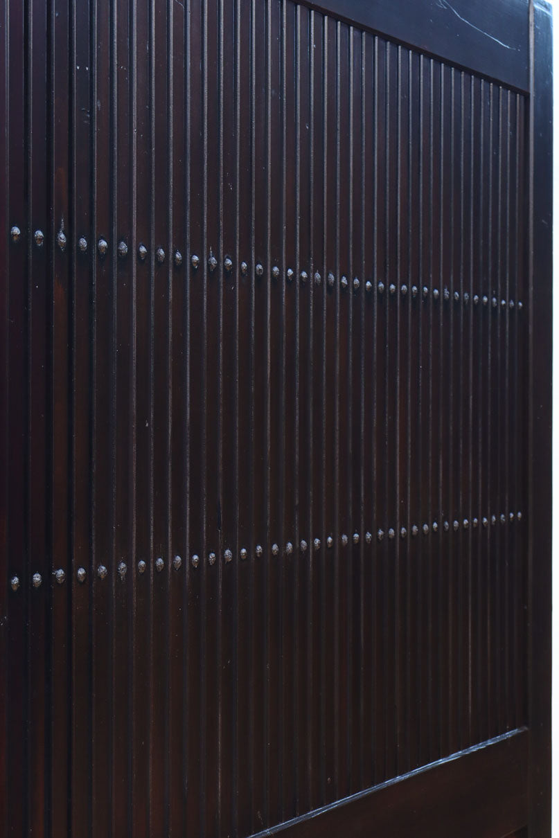 幅1352 高さ2000ミリ 深みのある色彩で貫禄溢れる味わい深い重厚な富山蔵戸　G2542