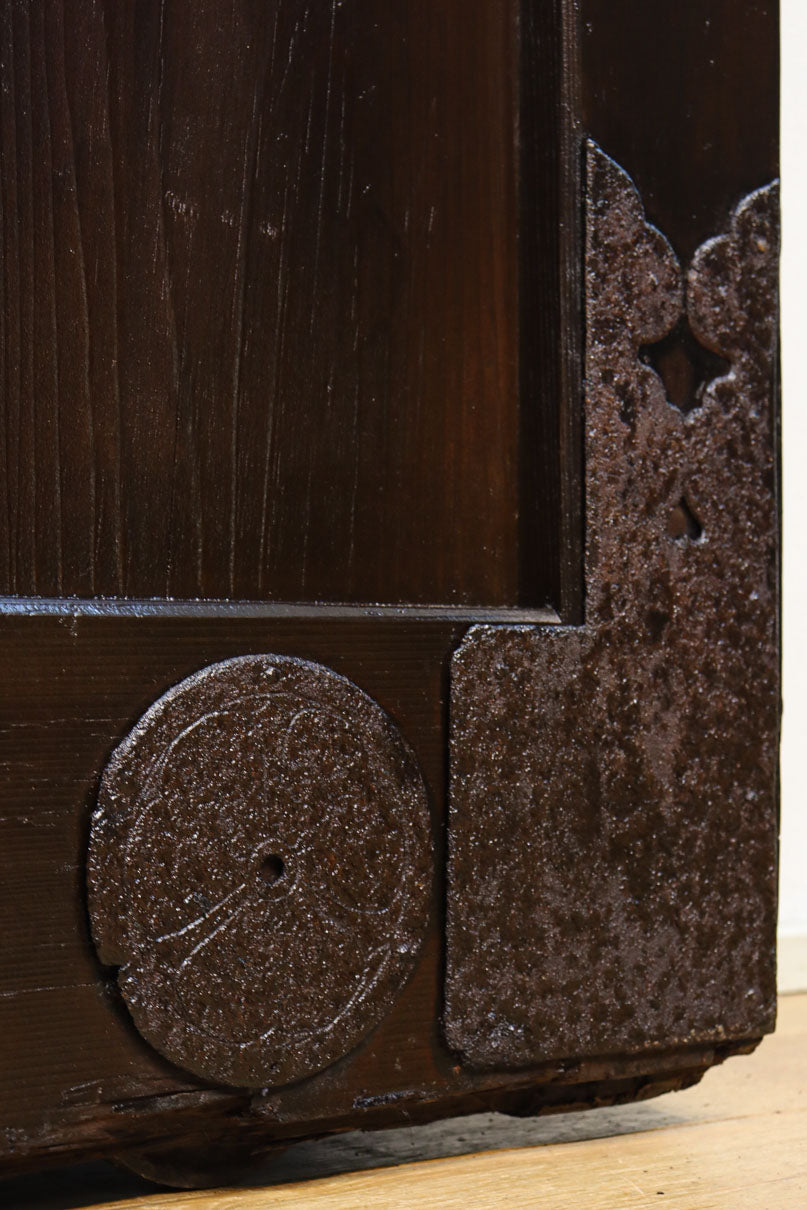 幅1352 高さ2000ミリ 深みのある色彩で貫禄溢れる味わい深い重厚な富山蔵戸　G2542