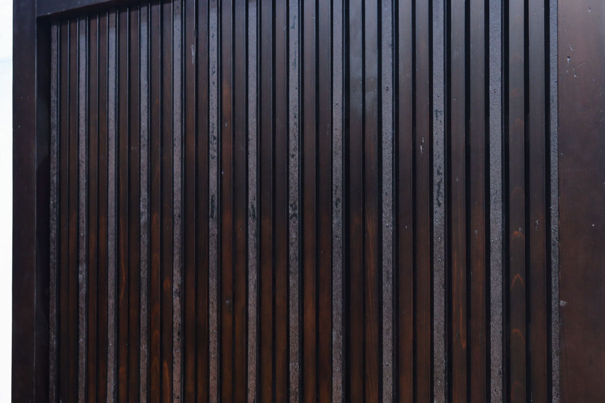 幅1352 高さ2000ミリ 深みのある色彩で貫禄溢れる味わい深い重厚な富山蔵戸　G2542