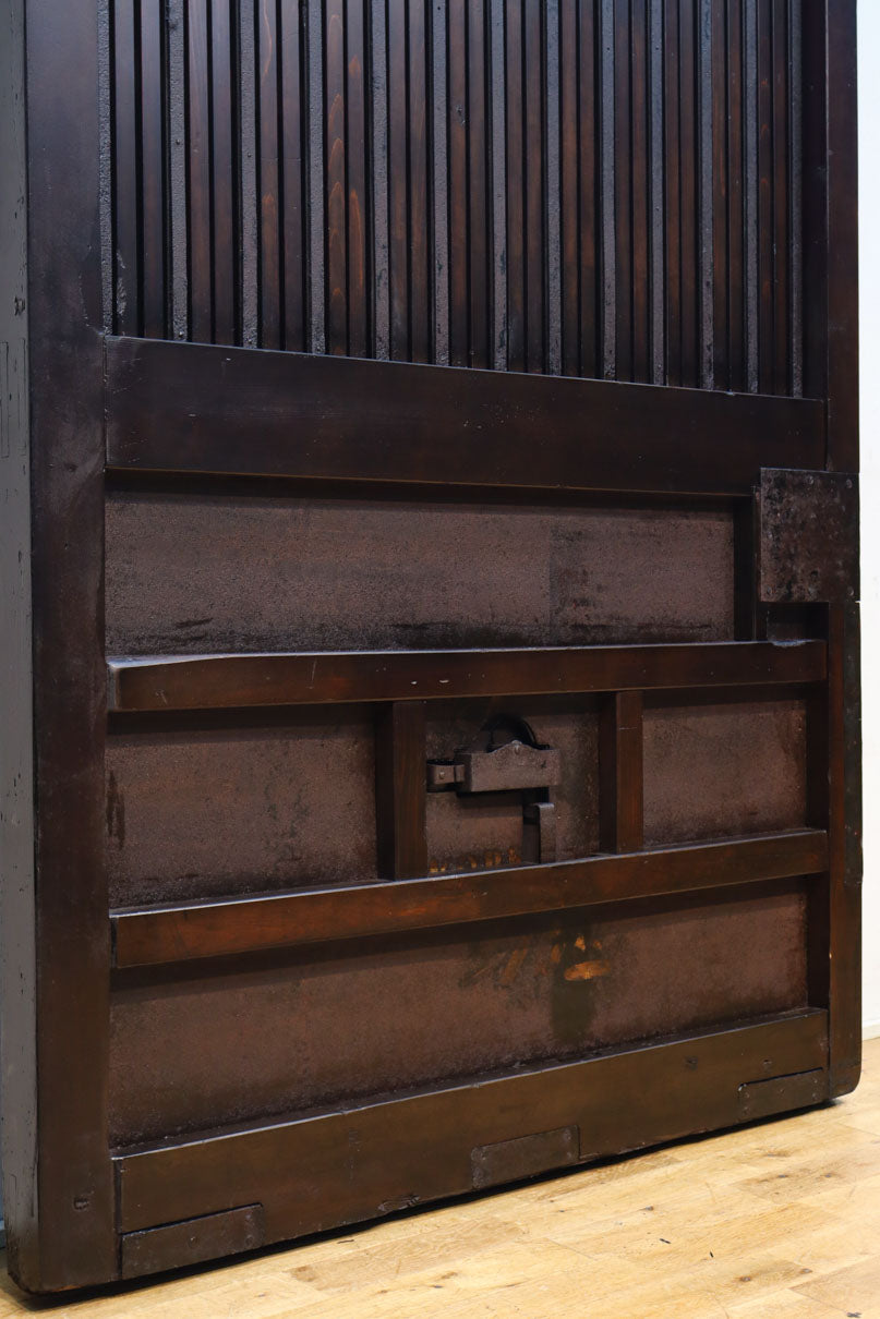 幅1352 高さ2000ミリ 深みのある色彩で貫禄溢れる味わい深い重厚な富山蔵戸　G2542