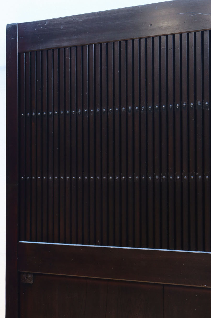 幅1352 高さ2000ミリ 深みのある色彩で貫禄溢れる味わい深い重厚な富山蔵戸　G2542