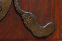 1026ミリ　上品な色艶に見事な真鍮製の巾着金具が佇む格子造りの富山蔵戸　G2543