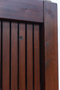 1026ミリ　上品な色艶に見事な真鍮製の巾着金具が佇む格子造りの富山蔵戸　G2543