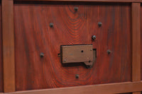 1026ミリ　上品な色艶に見事な真鍮製の巾着金具が佇む格子造りの富山蔵戸　G2543