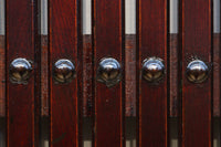 幅1075ミリ　優雅な光沢を放つ格子づくりの味わい深い蔵戸　G2547