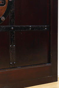 幅1075ミリ　優雅な光沢を放つ格子づくりの味わい深い蔵戸　G2547