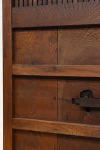 幅1075ミリ　優雅な光沢を放つ格子づくりの味わい深い蔵戸　G2547