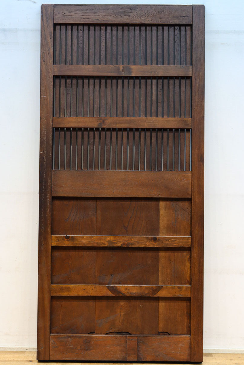 幅900ミリ　スリム幅!! 上品な漆の艶色に装飾金具が華を添える総欅格子蔵戸　G2548