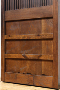 幅900ミリ　スリム幅!! 上品な漆の艶色に装飾金具が華を添える総欅格子蔵戸　G2548