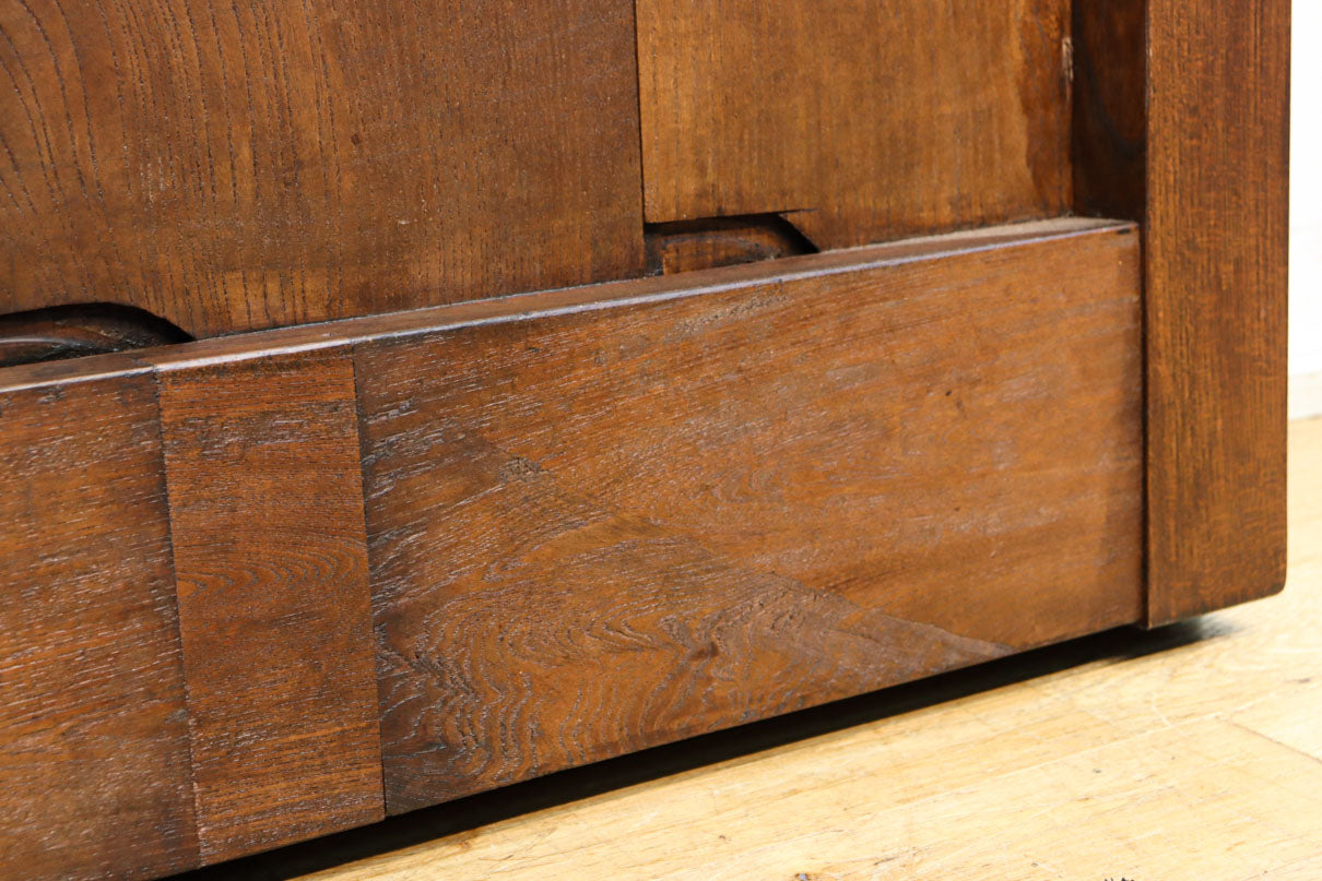 幅900ミリ　スリム幅!! 上品な漆の艶色に装飾金具が華を添える総欅格子蔵戸　G2548