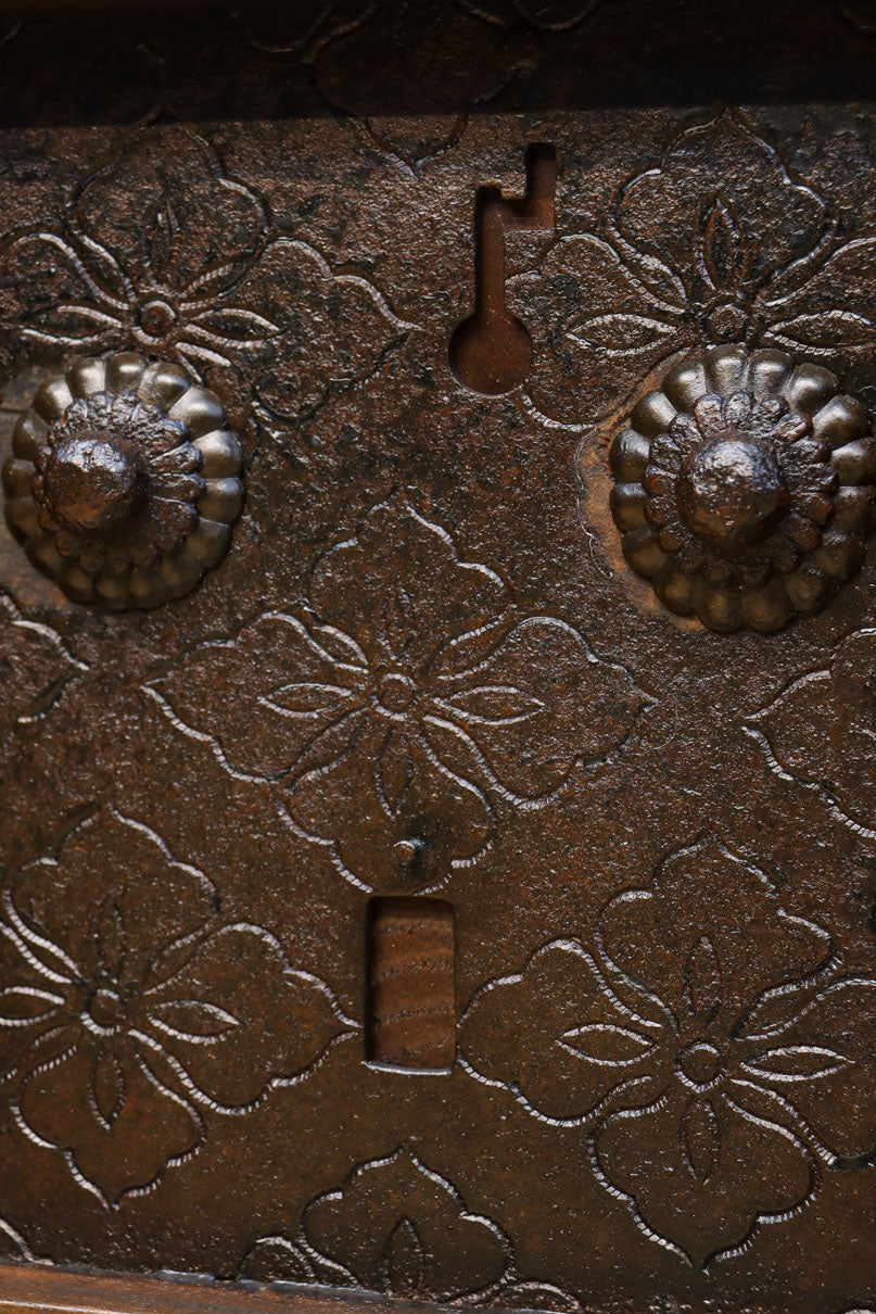 幅781ミリ　スリム幅!! 丸面格子が美しい眺めを見せる蔵戸　G2549