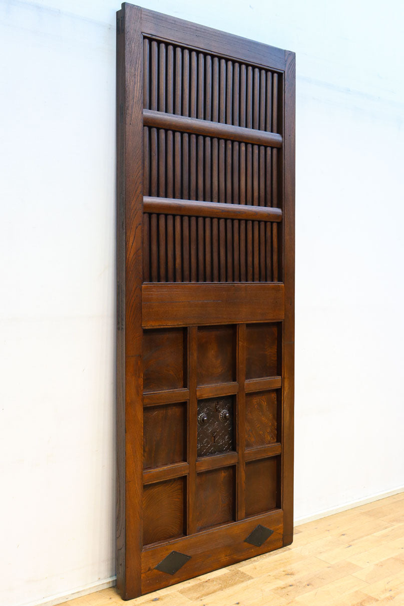 幅781ミリ　スリム幅!! 丸面格子が美しい眺めを見せる蔵戸　G2549