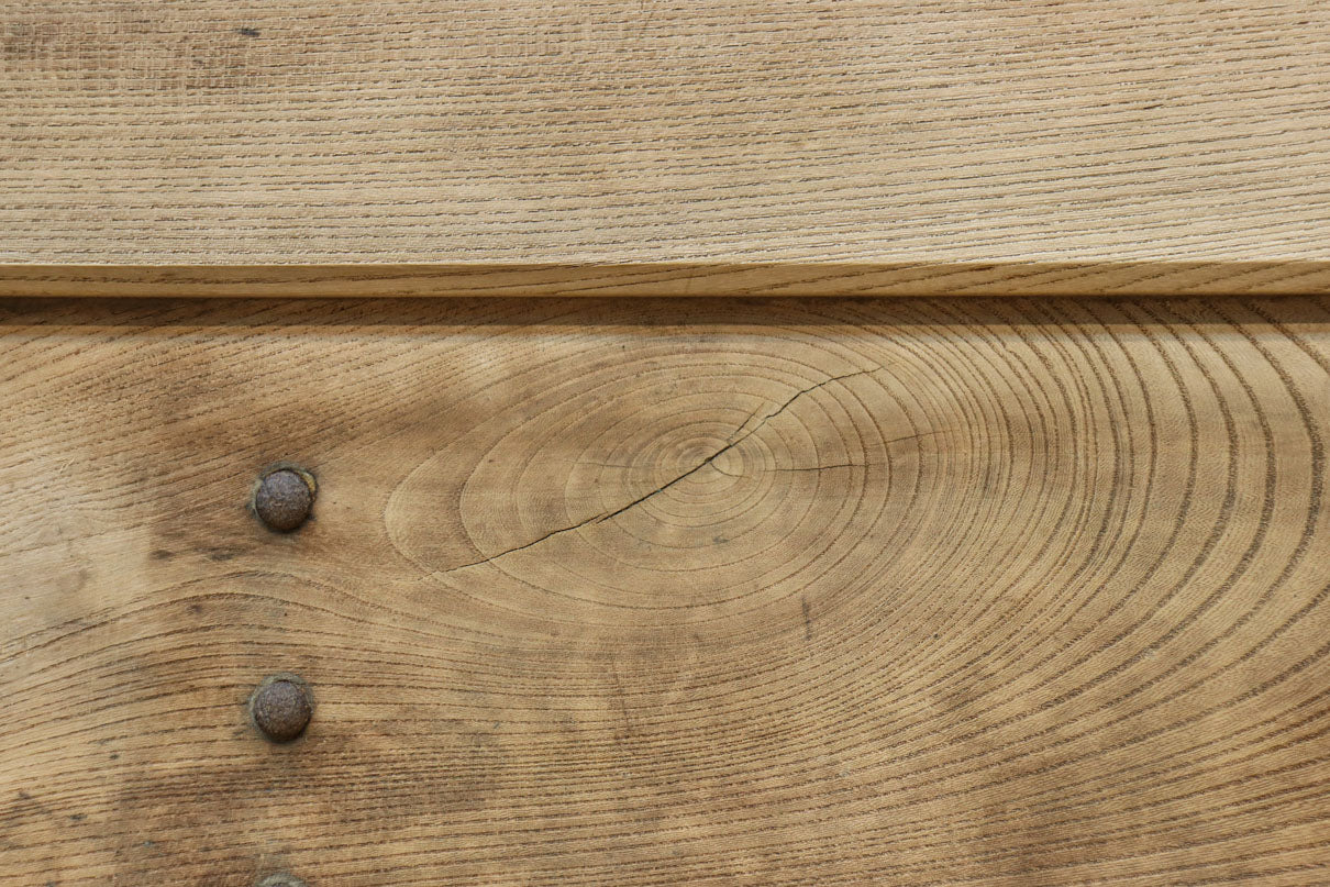 幅850ミリ　稀少幅!! 古色が加わった風合い豊かな木地色の総欅格子蔵戸　G2550