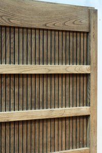 幅850ミリ　稀少幅!! 古色が加わった風合い豊かな木地色の総欅格子蔵戸　G2550