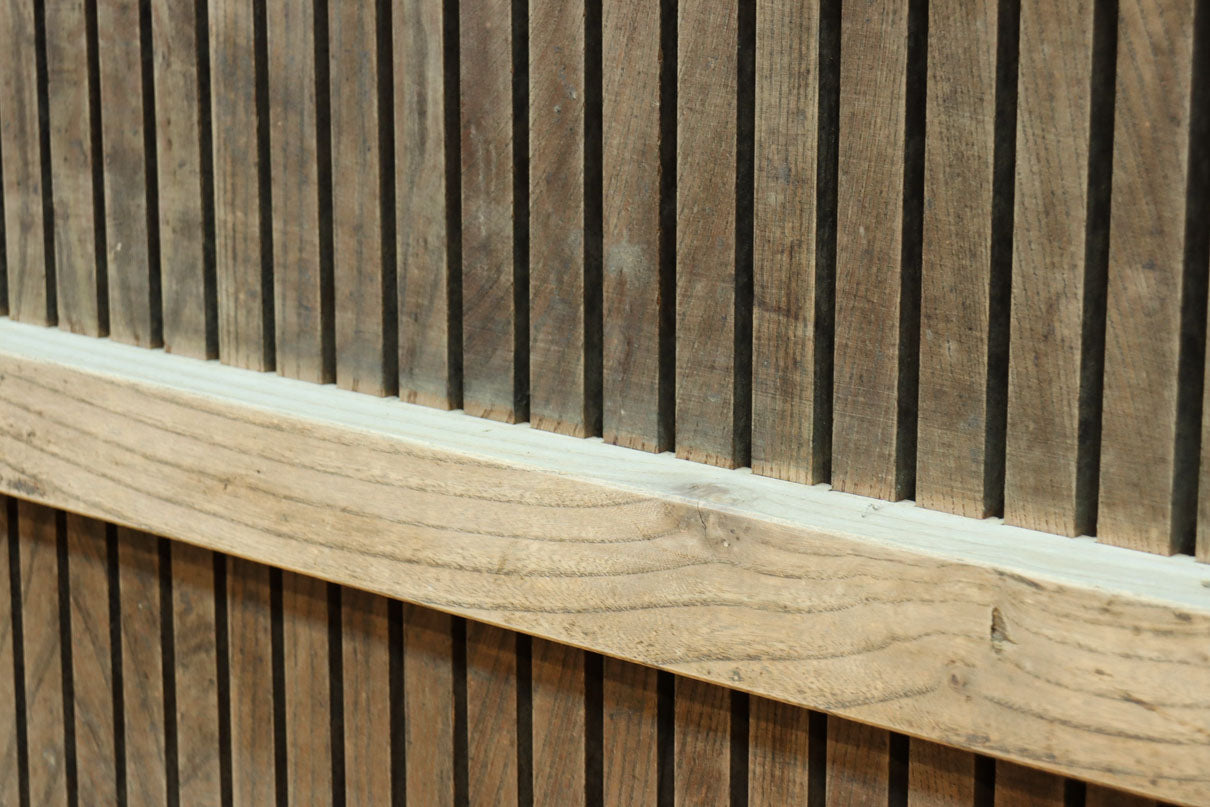 幅850ミリ　稀少幅!! 古色が加わった風合い豊かな木地色の総欅格子蔵戸　G2550