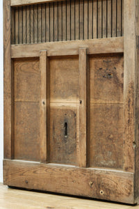 幅850ミリ　稀少幅!! 古色が加わった風合い豊かな木地色の総欅格子蔵戸　G2550