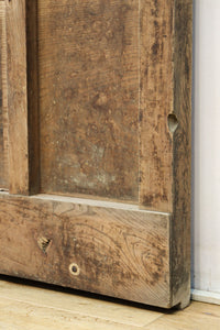 幅850ミリ　稀少幅!! 古色が加わった風合い豊かな木地色の総欅格子蔵戸　G2550