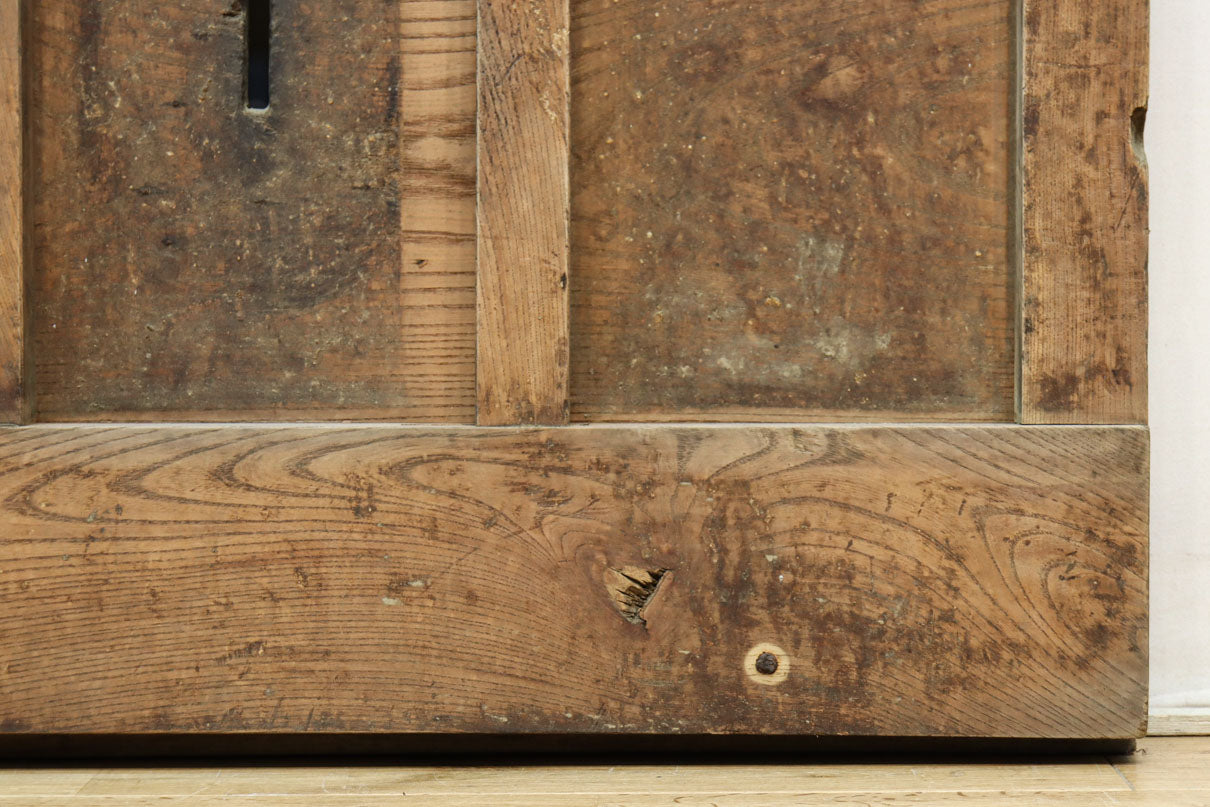 幅850ミリ　稀少幅!! 古色が加わった風合い豊かな木地色の総欅格子蔵戸　G2550