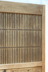 幅850ミリ　稀少幅!! 古色が加わった風合い豊かな木地色の総欅格子蔵戸　G2550