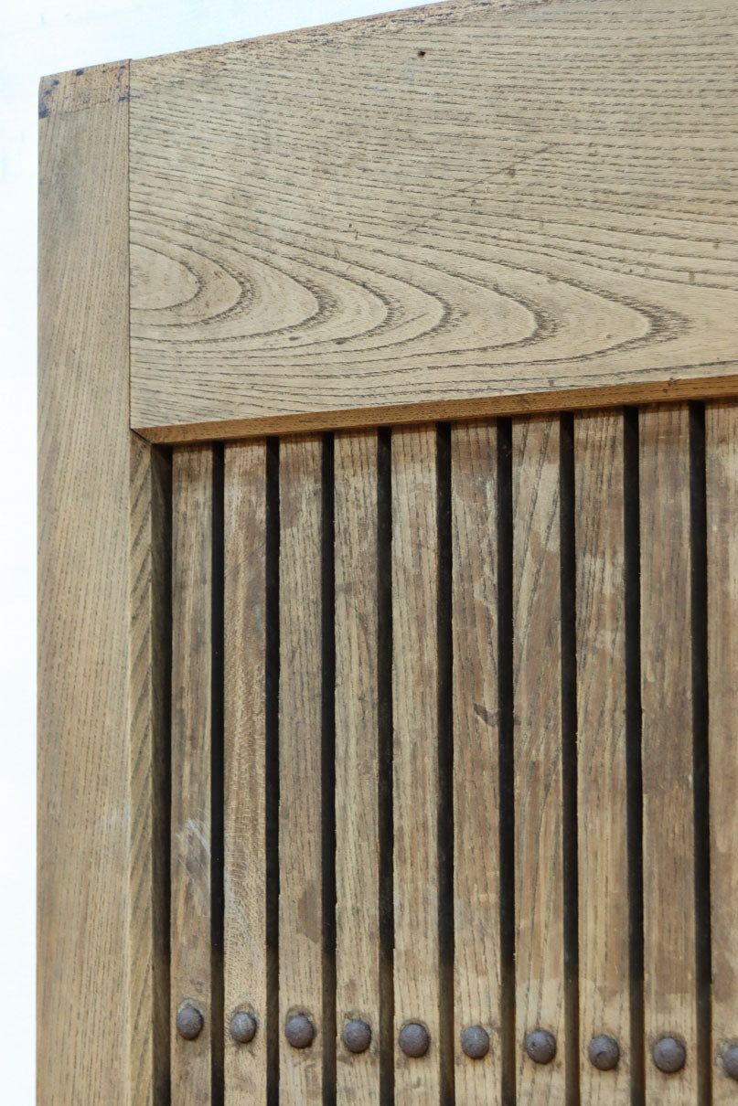 幅850ミリ　稀少幅!! 古色が加わった風合い豊かな木地色の総欅格子蔵戸　G2550