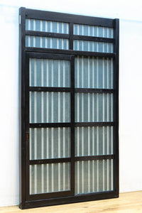 1058ミリ　堅牢な格子づくりで和の趣きある格子くぐり戸(裏面アクリル入り)　G2551