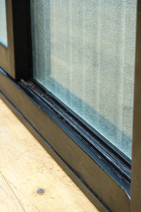 1058ミリ　堅牢な格子づくりで和の趣きある格子くぐり戸(裏面アクリル入り)　G2551