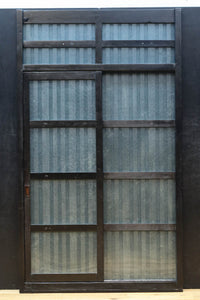 1058ミリ　堅牢な格子づくりで和の趣きある格子くぐり戸(裏面アクリル入り)　G2551