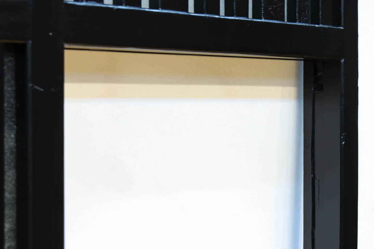 1058ミリ　堅牢な格子づくりで和の趣きある格子くぐり戸(裏面アクリル入り)　G2551