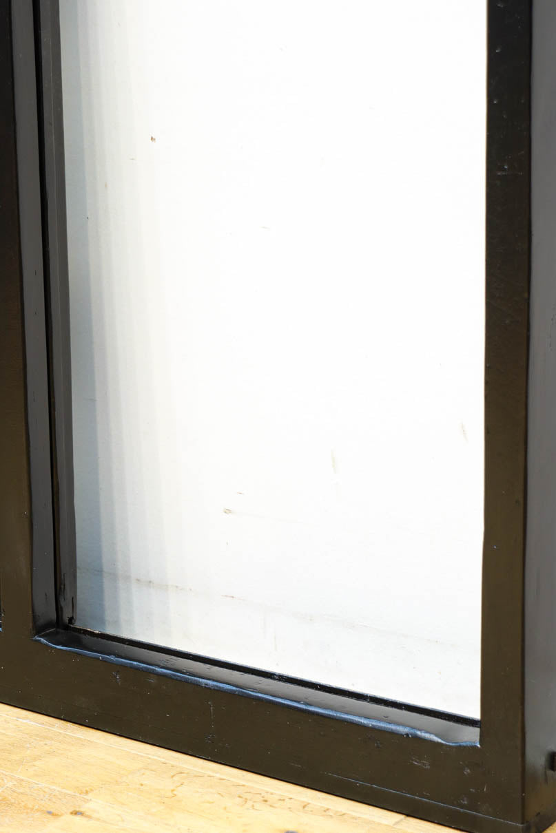 1058ミリ　堅牢な格子づくりで和の趣きある格子くぐり戸(裏面アクリル入り)　G2551