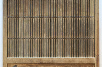 幅1218ミリ　穏やかな木地色の枯れ具合が味わい深い総欅格子蔵戸　G2552