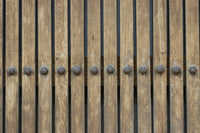 幅1218ミリ　穏やかな木地色の枯れ具合が味わい深い総欅格子蔵戸　G2552