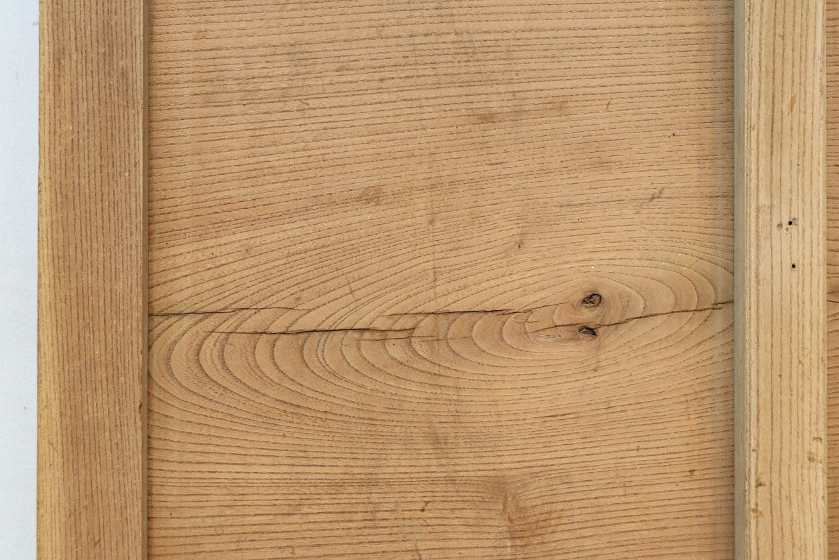 幅1218ミリ　穏やかな木地色の枯れ具合が味わい深い総欅格子蔵戸　G2552