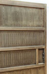 幅1112ミリ　平格子の様な面持ちある堅牢な作りの蔵戸　G2553