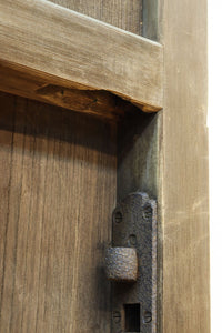 幅1112ミリ　平格子の様な面持ちある堅牢な作りの蔵戸　G2553