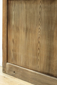 幅1112ミリ　平格子の様な面持ちある堅牢な作りの蔵戸　G2553