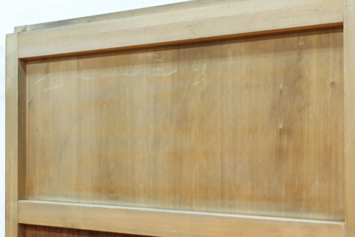 幅1112ミリ　平格子の様な面持ちある堅牢な作りの蔵戸　G2553