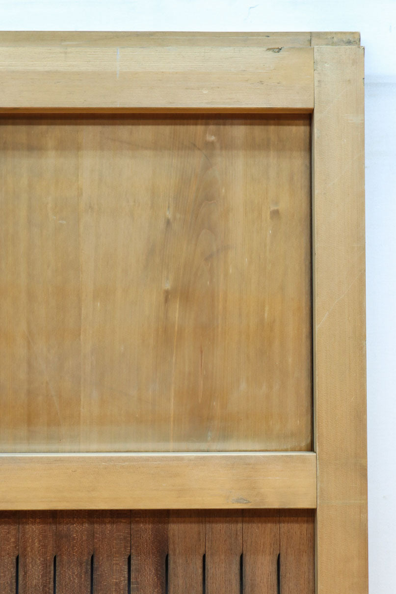 幅1112ミリ　平格子の様な面持ちある堅牢な作りの蔵戸　G2553