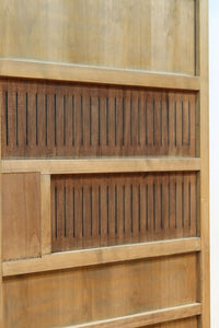 幅1112ミリ　平格子の様な面持ちある堅牢な作りの蔵戸　G2553