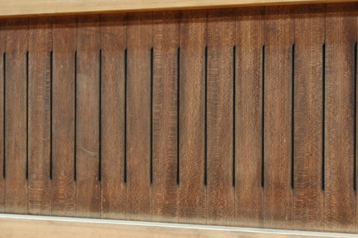 幅1112ミリ　平格子の様な面持ちある堅牢な作りの蔵戸　G2553