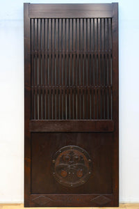 幅918ミリ　桐模様金具で雅な面持ち溢れる平格子蔵戸　G2554