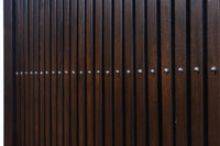 幅918ミリ　桐模様金具で雅な面持ち溢れる平格子蔵戸　G2554